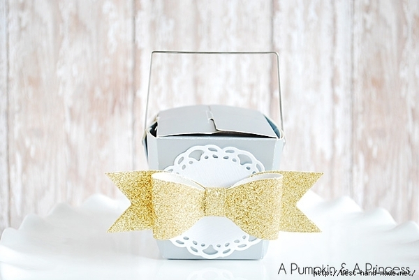 Treat-Box-with-Paper-Bow (640x428, 150Kb)