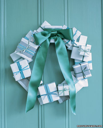 la102625_1206_wreath_xl.jpg