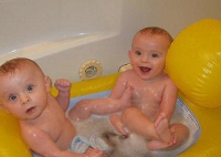 june_09_tubtime_alivib.jpg